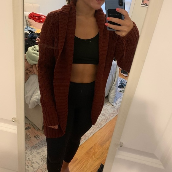 Brownish red cardigan​​​​​ - Picture 3 of 5
